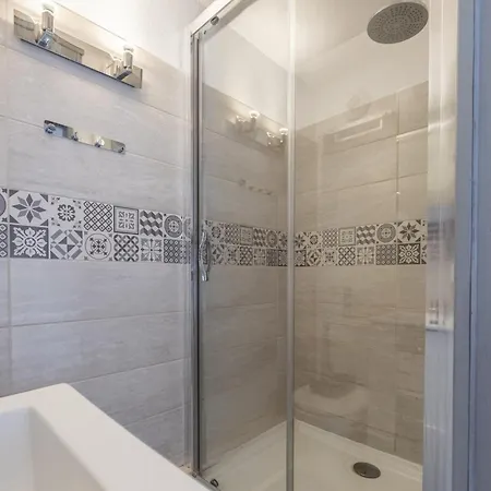 Grand Duplex Centre - Gare Apartment *